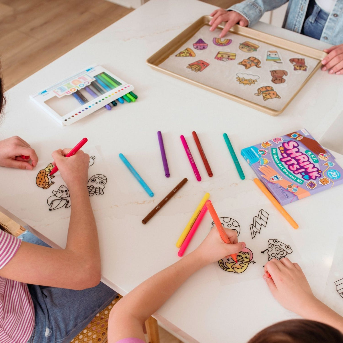 Ooly - Shrink-Its! DIY Shrink Art Bracelet Kit - BFF